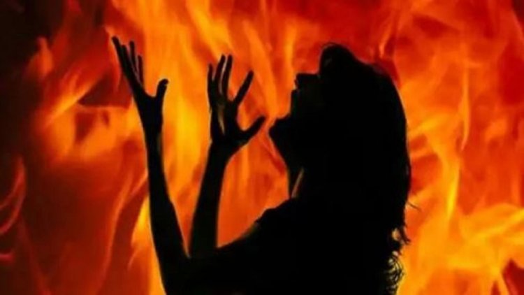 CG – दिल दहला देने वाली घटना : पति ने की हैवानियत की हदें पार, पत्नी-बेटी को पेट्रोल डालकर जिंदा जलाया, इस वजह से दिया वारदात को अंजाम