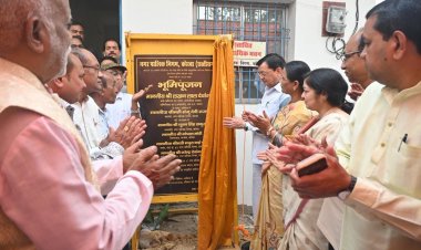 उद्योग मंत्री श्री देवांगन ने  चंदपुरिहा कंसोधन वैश्य गुप्ता समाज को सामुदायिक भवन की दी सौगात