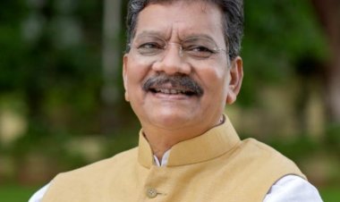 नेता प्रतिपक्ष डॉ. चरणदास महंत ने होली की प्रदेशवासियों को दी बधाई शुभकामनाएं।