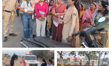 गर्ल्स स्कूल/ कॉलेज, व संवेदनशील क्षेत्रों में पहुंच रही रायपुर कमिश्नरेट की पिंक पेट्रोल यूनिट