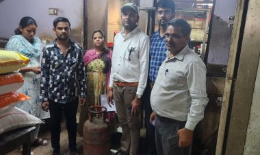 खाद्य विभाग द्वारा व्यावसायिक प्रतिष्ठानों की जांच