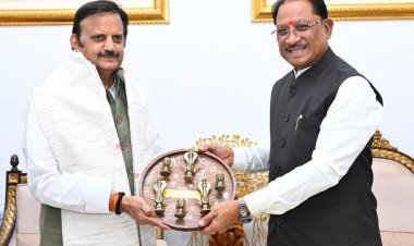 मुख्यमंत्री से मध्यप्रदेश के उपमुख्यमंत्री  राजेंद्र शुक्ला ने की सौजन्य मुलाकात