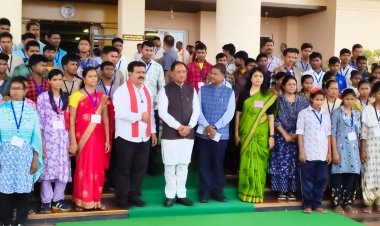 मुख्यधारा की ओर लौटता विश्वास : जिले के 38 आत्मसमर्पित माओवादियों ने मुख्यमंत्री और उप मुख्यमंत्री से की मुलाकात कहा- विकास के वास्तविक पर्याय से अब अवगत हुए