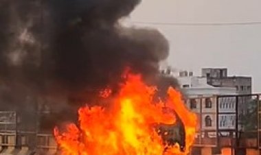 राजधानी में चलती कार में लगी भीषण आग,चालक ने कूदकर बचाई जान