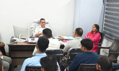 नगर निगम अपर आयुक्त विनोद पाण्डेय ने जोन 8 में राजस्व वसूली की गहन समीक्षा की