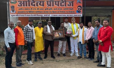 हिंदू नववर्ष एवं चैत्र नवरात्रि प्रारंभ के शुभ अवसर पर कॉंग्रेस नेता त्रिलोक श्रीवास द्वारा आदित्य प्रॉपर्टीज़ के शुभारंभ किया