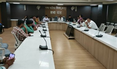 आंधी - तूफान में फटने वाले सभी फ्लेक्स को तुरंत हटाने, बकाया राशि जल्दी जमा करवाने के दिए निर्देश