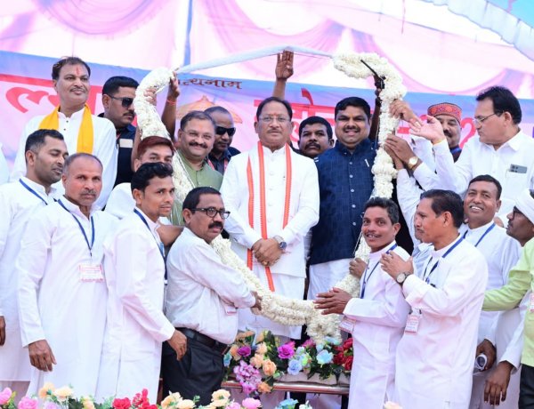 संत कबीर की वाणी समाज को जोड़ती है, सरकार का संकल्प जनजीवन संवारता है : मुख्यमंत्री विष्णु देव साय