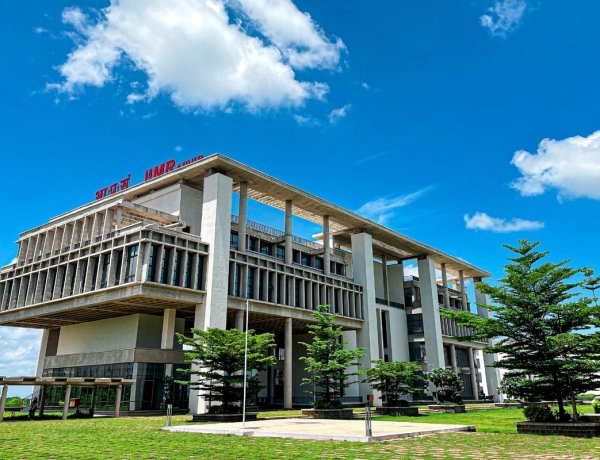 छत्तीसगढ़ के युवाओं के लिए सुनहरा अवसर: आईआईएम रायपुर में 'मुख्यमंत्री सुशासन फेलोशिप' के साथ एमबीए के लिए आवेदन शुरू