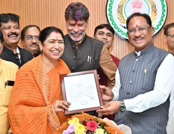 CG : मेडिकल कॉलेज परिसर में लगी भीषण आग, मची अफरा-तफरी