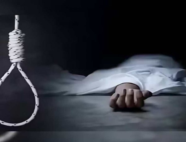 CG – जिला अस्पताल के महिला प्रसाधन में मिली युवती की लाश, आत्महत्या या फिर….