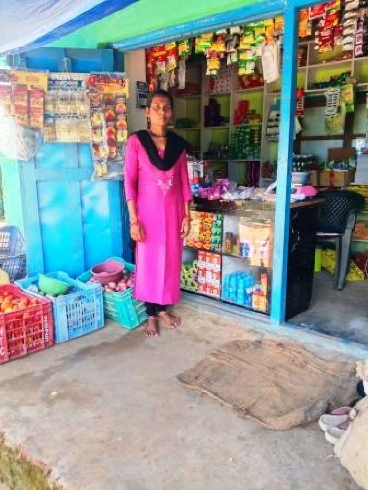 स्व सहायता समूह से बदली सुनीता दीदी की तकदीर, खेती-किराना और महुआ व्यापार से बनीं आत्मनिर्भर