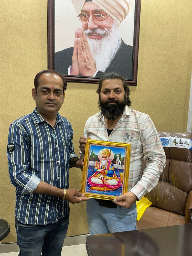 हर घर झूलेलाल अभियान की शुरुआतइस वर्ष भी समाज के नागरिकों को भगवान श्री झूलेलाल जी के फोटोफ्रेम का निशुल्क वितरण किया जाएगा-मोनू आहूजा