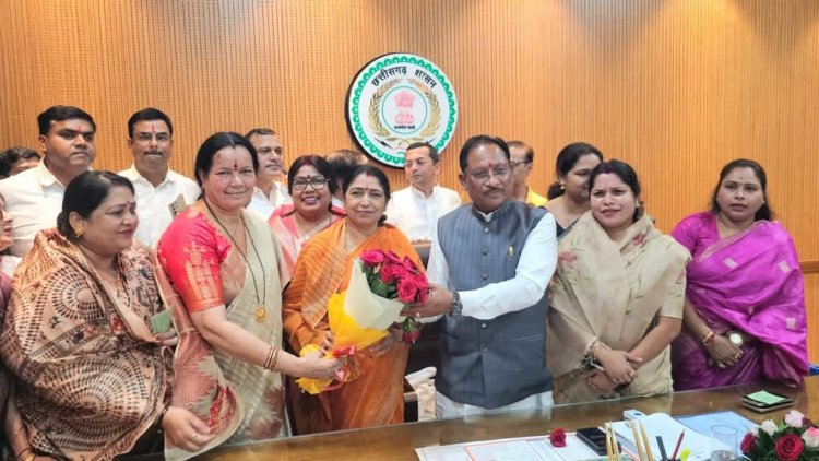 मुख्यमंत्री विष्णु देव साय से नवनिर्वाचित राज्यसभा सदस्य श्रीमती लक्ष्मी वर्मा ने की सौजन्य मुलाकात