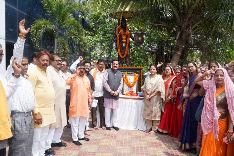 वीरांगना अवन्ति बाई लोधी को बलिदान दिवस पर महापौर मीनल चौबे ने दी आदरांजलि