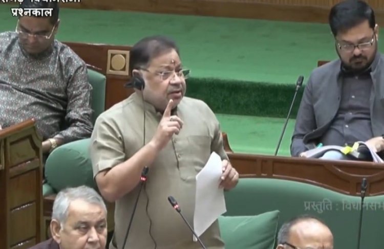 विधायक सुनील सोनी ने विधानसभा में मनुष्य के स्वास्थ्य पर हानिकारक प्रभाव डालने वाले छातिम वृक्षों के संबंध में सवाल उठाया।