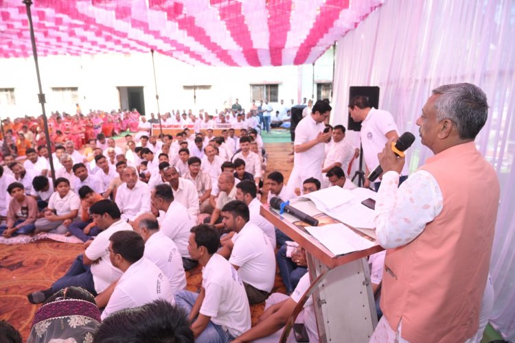 भगवान महावीर जन्मकल्याणक महोत्सव समिति द्वारा पहली बार आयोजित इस विशेष आयंबिल का सफल संचालन विमलनाथ जैन श्वेतांबर मंदिर ट्रस्ट, भैरव सोसायटी के सहयोग से किया गया।