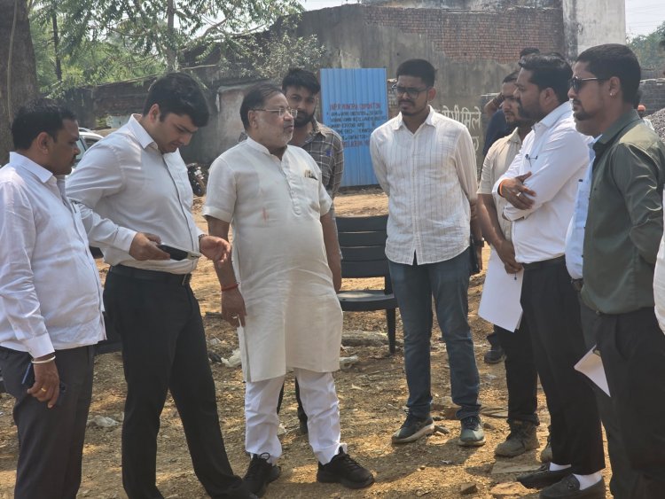 दक्षिण विधायक ने नरैया तालाब के समीप एवं मठपुरैना में रिक्त शासकीय भूमियों को सुरक्षित रखने जनहितैषी योजनाओ के प्रस्ताव शीघ्र देने निगम अधिकारियों को किया निर्देशित