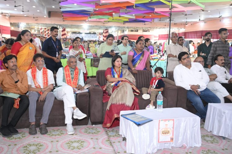 महिलाओं का उत्साहवर्धन करते हुए जैन समाज की यह पहल महिलाओं को आगे बढ़ाने का एक प्रभावी उदाहरण बनकर सामने आई है।