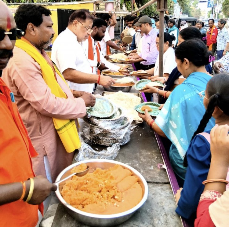 विधायक  सुनील सोनी  आज जैतुसाव मठ नया मंदिर, आरडीए कॉलोनी, श्री राम मंदिर, बैरन बाजार में श्री रामनवमीं के पावन आयोजनों में शामिल हुए।