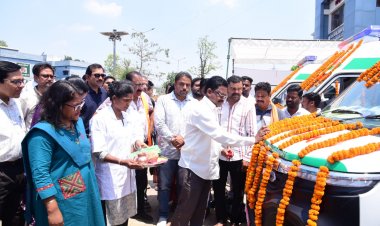 कोंडागांव जिले को मिली 09 एम्बुलेंस की सौगात जिले में आपातकालीन स्वास्थ्य सेवाओं को मिलेगी मजबूती