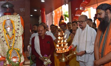  राज्यपाल श्री डेका ने हनुमान जन्मोत्सव के अवसर पर की पूजा-अर्चना