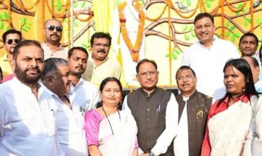 माँ भारती के वीर सपूत चंद्रशेखर आज़ाद को नमन: मुख्यमंत्री विष्णुदेव साय ने अंबिकापुर में प्रतिमा का किया अनावरण