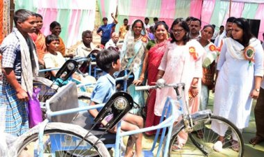 जिले के अंतिम छोर तक मिल रहा लोगों को शासन की योजनाओं का लाभ