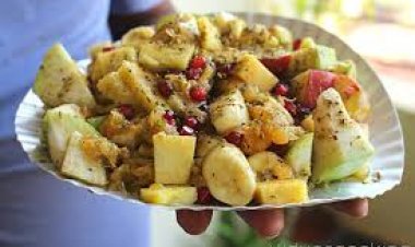 नाश्ते में बनाएं पोषण से भरपूर चटपटी फ्रूट चाट