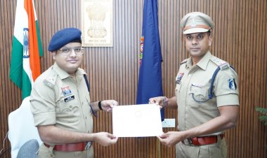 नॉर्थ जोन में उत्कृष्ट कार्य करने वाले पुलिस अधिकारी-कर्मचारी “कॉप ऑफ द मंथ” से सम्मानित