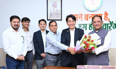 मुख्यमंत्री  विष्णु देव साय से जापान के प्रतिनिधिमंडल की सौजन्य मुलाकात: निवेश, तकनीकी सहयोग और औद्योगिक विस्तार को लेकर हुई विस्तृत चर्चा