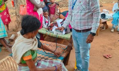 11 किमी की दूरी नहीं बनी बाधा, स्वास्थ्य टीम पहुंची लोहागांव के हर दरवाजे तक