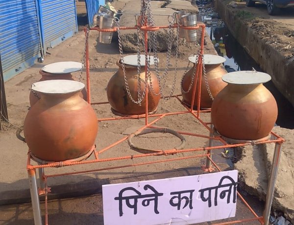 नगर निगम की पहल पर जोन 1 क्षेत्र में खमतराई स्कूल के पास और भनपुरी बाजार में गर्मी में राहगीरों और आमजनों को शीतल पेयजल उपलब्ध करवाने स्काउट एंड गाइड के सहयोग से दो सार्वजनिक प्याऊघर खोले गये