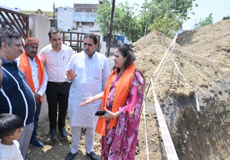 राजेश मूणत का कड़ा रुख: आर.डी. तिवारी स्कूल के नवीन भवन निर्माण में लापरवाही बर्दाश्त नहीं, तय सीमा में कार्य पूर्ण करने की दी चेतावनी।