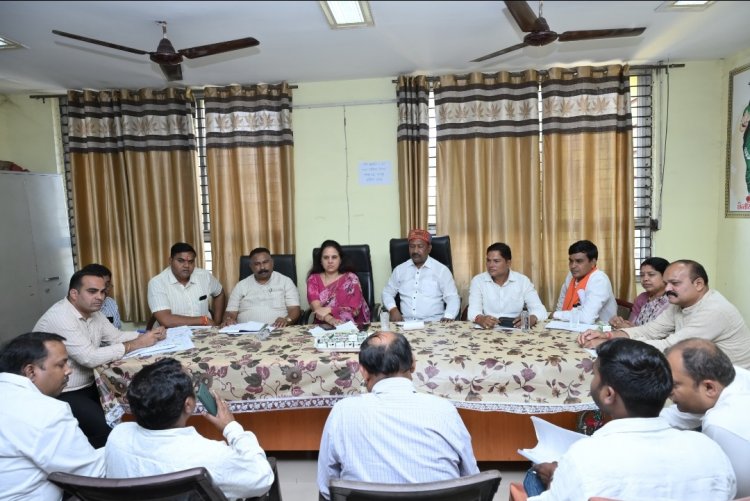 महापौर ने गर्मी में टंकियों के जलभराव की मॉनिटरिंग करने और टेल एण्ड तक पर्याप्त प्रेशर से जल आपूर्ति करने दिए निर्देश