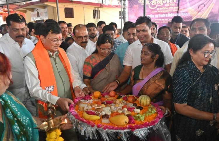 उद्योग मंत्री श्री देवांगन के जन्मदिन पर बधाई देने कार्यकर्ताओं एवं आम नागरिकों का उमड़ा हुजूम, जगह-जगह अभिनंदन एवं स्वागत 