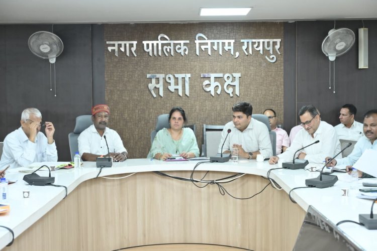 महापौर मीनल चौबे ने अधिकारियों को टेल एंड तक पेयजल पहुंचाने और टैंकरों से जलापूर्ति के दिए सख्त निर्देश