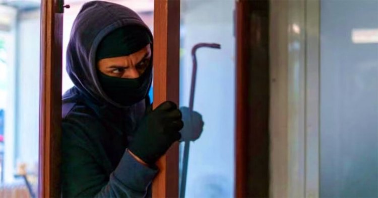 CG – चोरों का आतंक : एक ही रात 3 घरों को बनाया निशाना, मचा हड़कंप, गांव में दहशत का माहौल