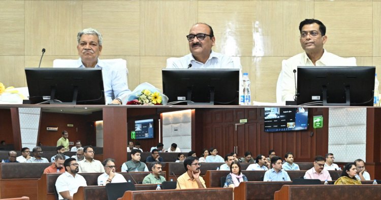 मंत्रालय में सिविल सर्विस डे मनाया गया