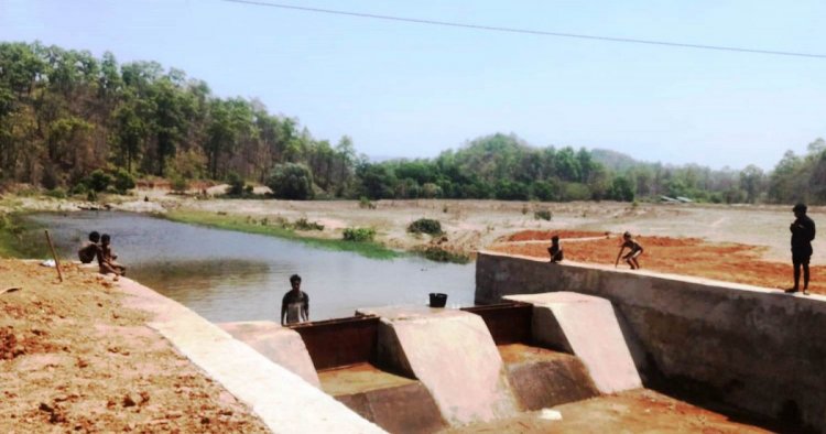 चेकडैम बना ग्रामीण आत्मनिर्भरता का मजबूत आधार, जल संरक्षण से बदली खेती की तस्वीर