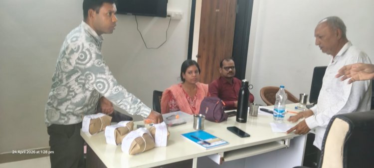 खाद्य एवं औषधि प्रशासन टीम ने की गुणवत्ता जांच,स्वच्छता में कमी पर दुकान को नोटिस