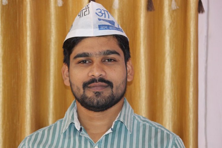 राघव चड्ढा और संदीप पाठक सहित 7 सांसदों ने जनता और लोकतंत्र के साथ विश्वासघात किया हैः आप नेता उत्तम जायसवाल