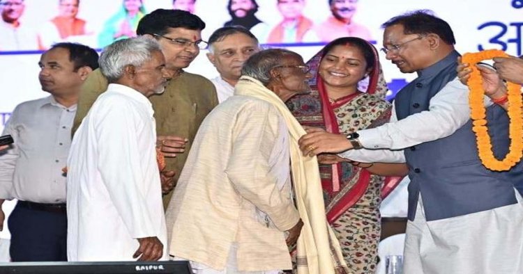 छत्तीसगढ़ में वरिष्ठ नागरिकों के लिए मजबूत सामाजिक सुरक्षा तंत्र