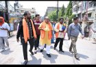 पंडरी के झंडा चौक एवं अरमान नाला क्षेत्र का ई-रिक्शा से निरीक्षण करने पहुँचे विधायक पुरंदर मिश्रा