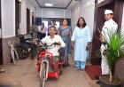 दिव्यांग बुद्ध सिंह को मिला मोटराइज्ड ट्रायसायकल