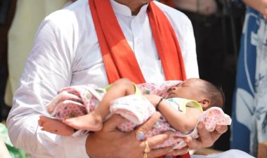 एक माह के नवजात का मुख्यमंत्री ने किया नामकरण, “रविशंकर” नाम से गूंजा गांव का आंगन
