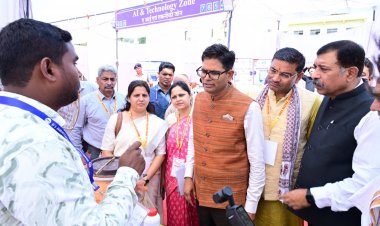 इनोवेशन महाकुंभ 1.0 में वित्त मंत्री ओपी चौधरी ने किया स्टॉल्स का निरीक्षण, युवाओं को दिया नवाचार का संदेश