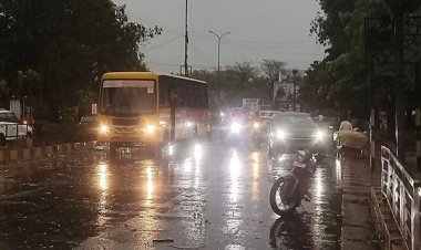राजधानी में अचानक बदला मौसम, तेज बादलों की गरज के साथ शुरू हुई बारिश, लोगों को गर्मी से मिली राहत