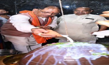 मुख्यमंत्री ने हाटकेश्वर महादेव मंदिर में पूजा-अर्चना कर प्रदेशवासियों के सुख समृद्धि की कामना की