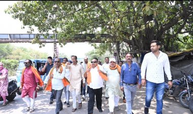 विधायक पुरंदर मिश्रा एक्शन मोड में नजर आए।